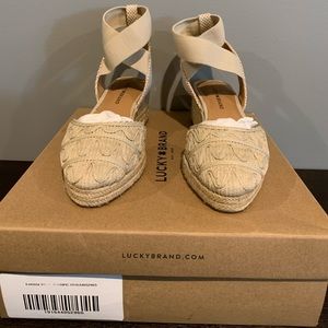 LUCKYBRAND Shoes Luvina espadrille wedge size 9